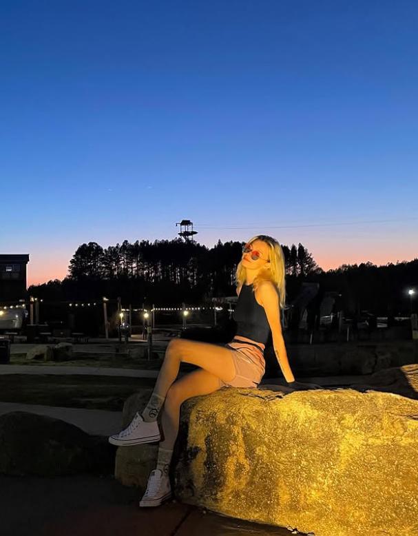 O ucraineancă de 23 de ani a fugit din țară pentru că se temea de război. Când a ajuns în SUA ceva teribil i s-a întâmplat 1001772