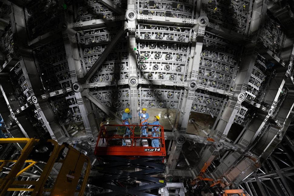„Un moment istoric”: China a lansat cel mai puternic detector pentru „particule-fantomă” din lume. Cum arată JUNO în interior 1001793