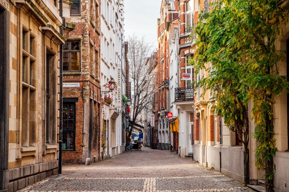 Orașul din Europa considerat „capitala mondială a diamantelor”: Peste 80% din toate pietrele lumii ajung aici 1002055