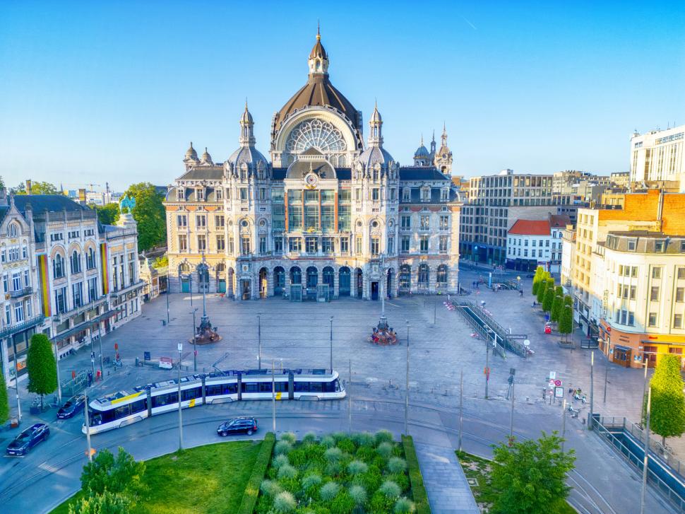 Orașul din Europa considerat „capitala mondială a diamantelor”: Peste 80% din toate pietrele lumii ajung aici 1002058