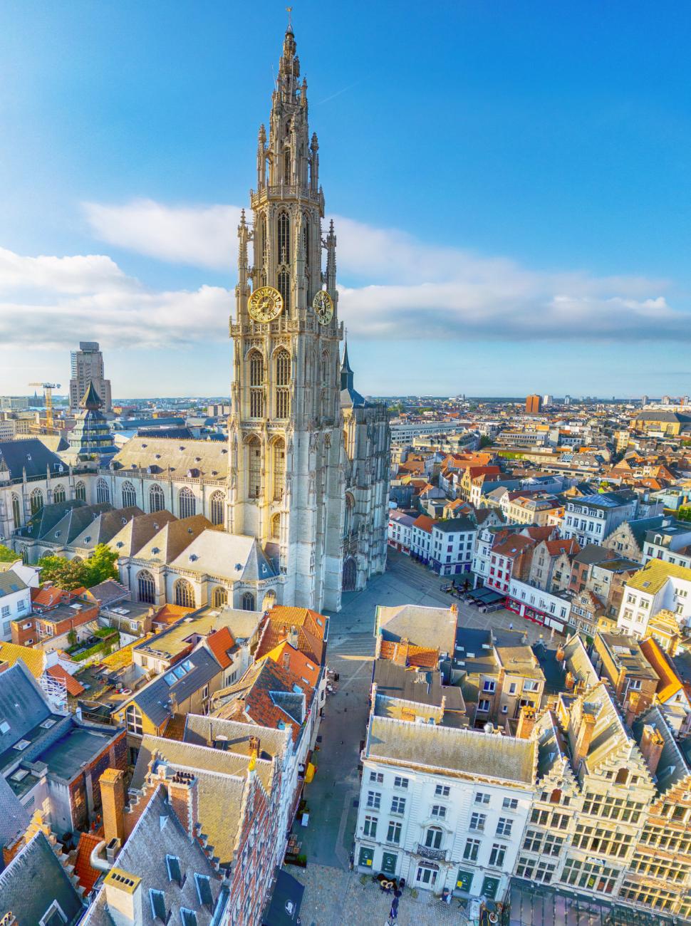 Orașul din Europa considerat „capitala mondială a diamantelor”: Peste 80% din toate pietrele lumii ajung aici 1002059