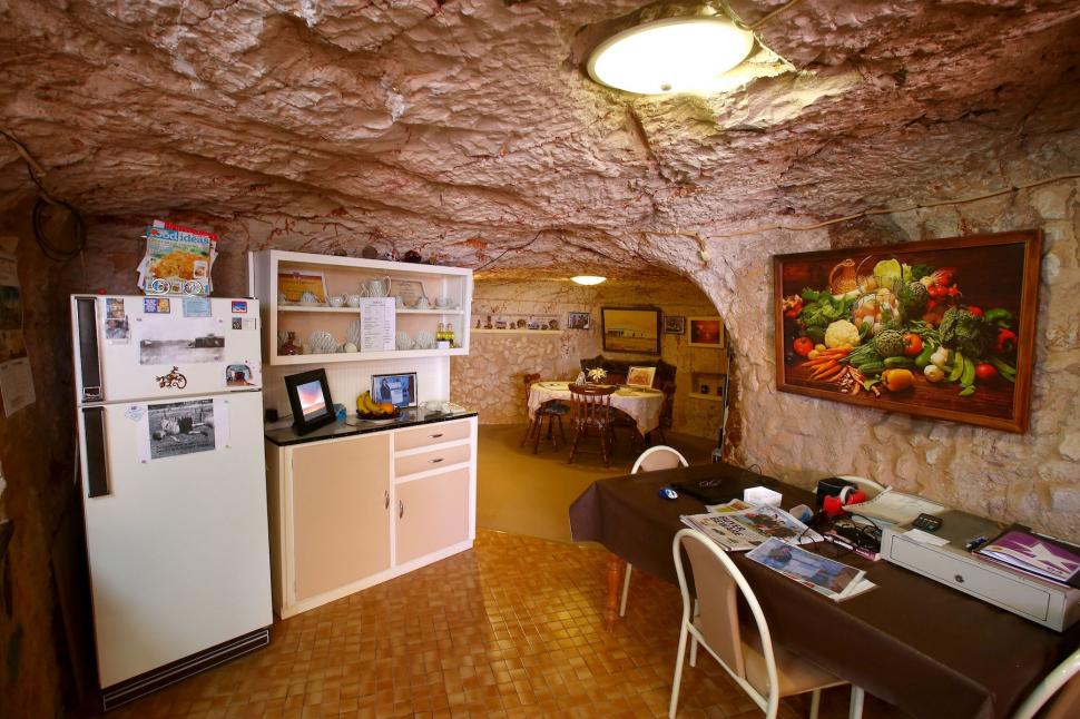 Orașul în care oamenii trăiesc sub pământ din cauza temperaturilor care ajung la 55 de grade la umbră 1001988