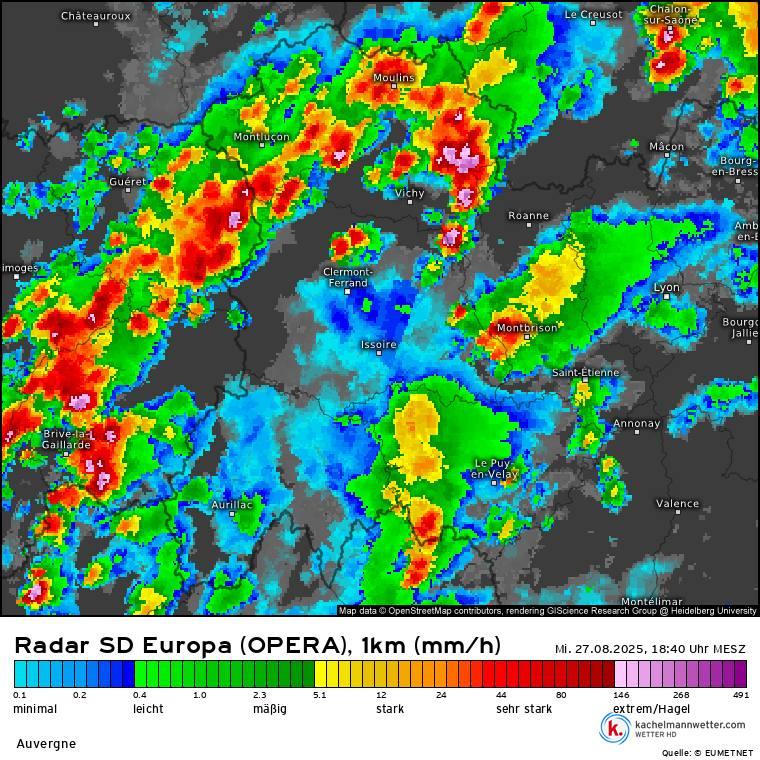 Imagini apocaliptice cu furtunile care au lovit Spania şi Franţa. A fost emis un cod roşu de ploi pentru Italia şi Elveţia  1002320
