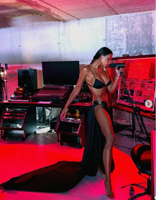 „Abia aștept să auziți ce urmează”. Mădălina Ghenea, într-o nouă ipostază incendiară. A transmis un mesaj misterios 1002454