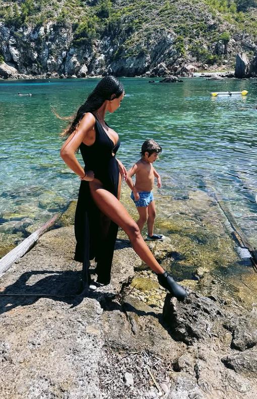 „Abia aștept să auziți ce urmează”. Mădălina Ghenea, într-o nouă ipostază incendiară. A transmis un mesaj misterios 1002463