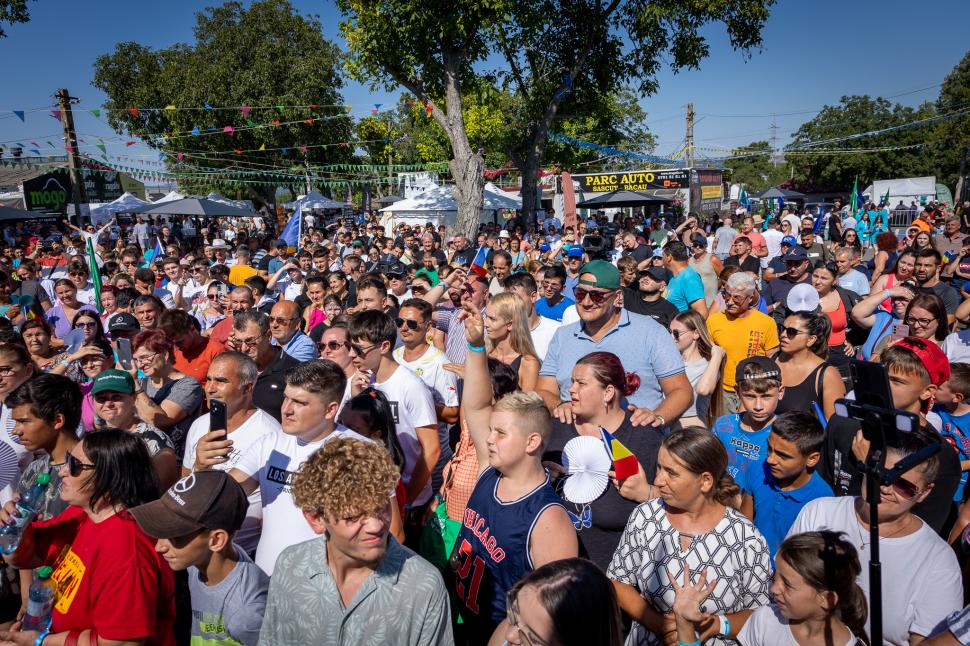 Dragoliv Auto Fest 2025, evenimentul care a transformat Sascutul într-o sărbătoare auto cu mii de participanți 1002330