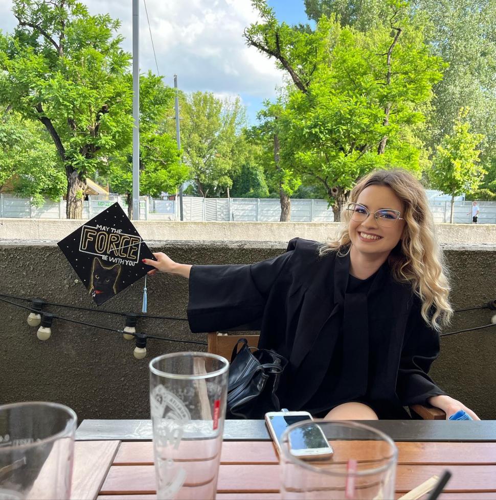 Ministrul Educației are o consilieră care a fost fotomodel. Cine este Isabel-Diana Leucuţa 1002803