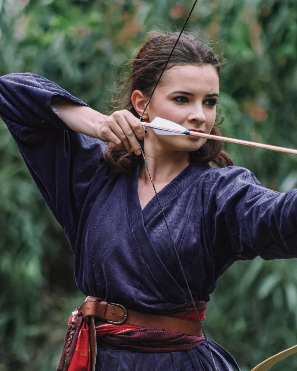 Ministrul Educației are o consilieră care a fost fotomodel. Cine este Isabel-Diana Leucuţa 1002816