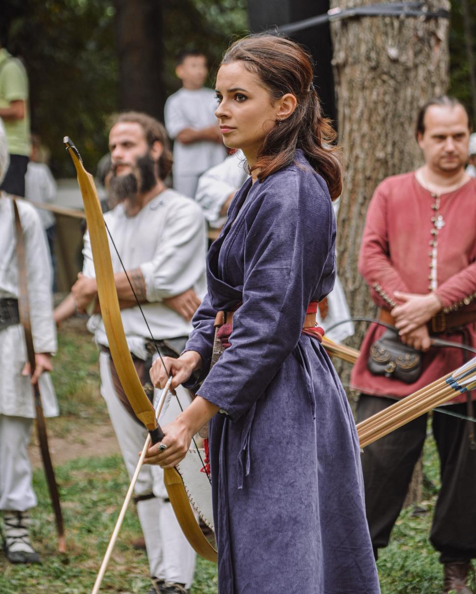 Ministrul Educației are o consilieră care a fost fotomodel. Cine este Isabel-Diana Leucuţa 1002817