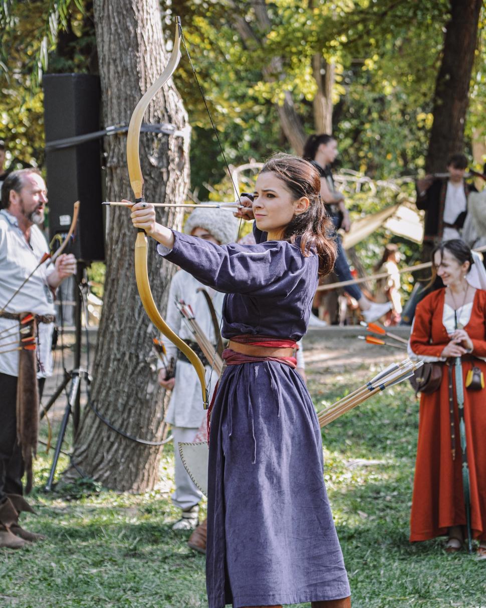 Ministrul Educației are o consilieră care a fost fotomodel. Cine este Isabel-Diana Leucuţa 1002819