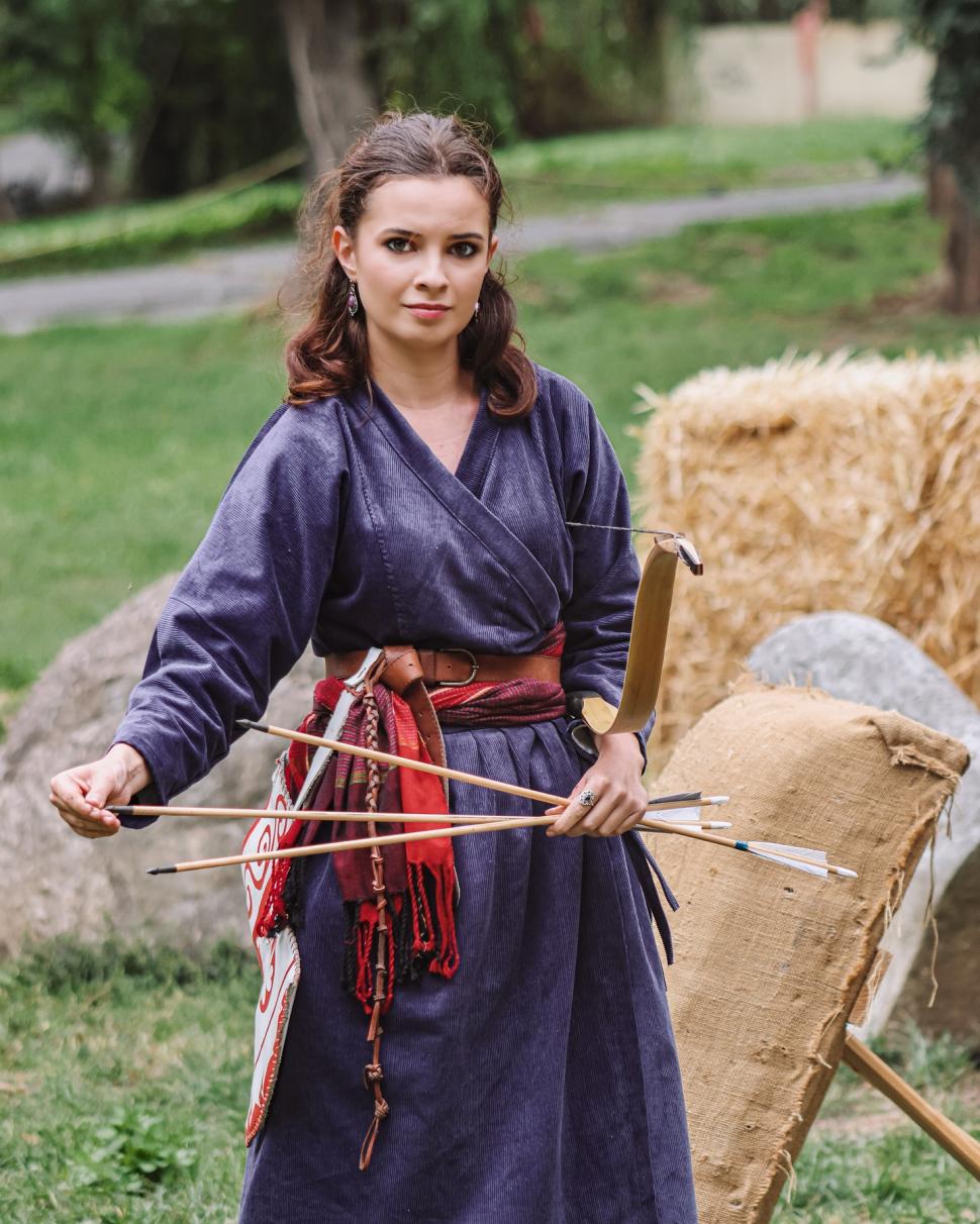 Ministrul Educației are o consilieră care a fost fotomodel. Cine este Isabel-Diana Leucuţa 1002821