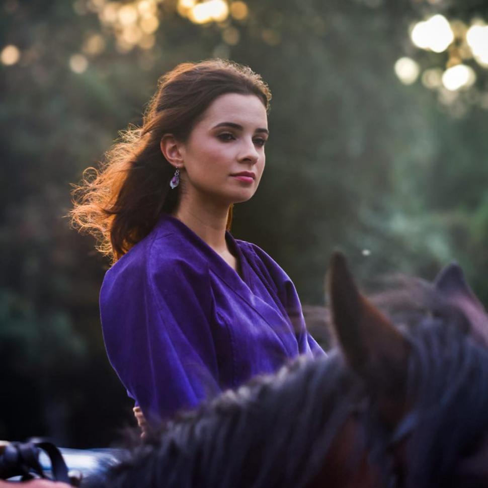 Ministrul Educației are o consilieră care a fost fotomodel. Cine este Isabel-Diana Leucuţa 1002834