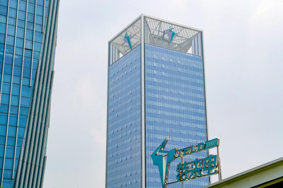 Prima clădire ultra zero-carbon din lume a fost inaugurată. Cum arată ecosistemul inteligent cu 23 de etaje și fațade solare 1002099