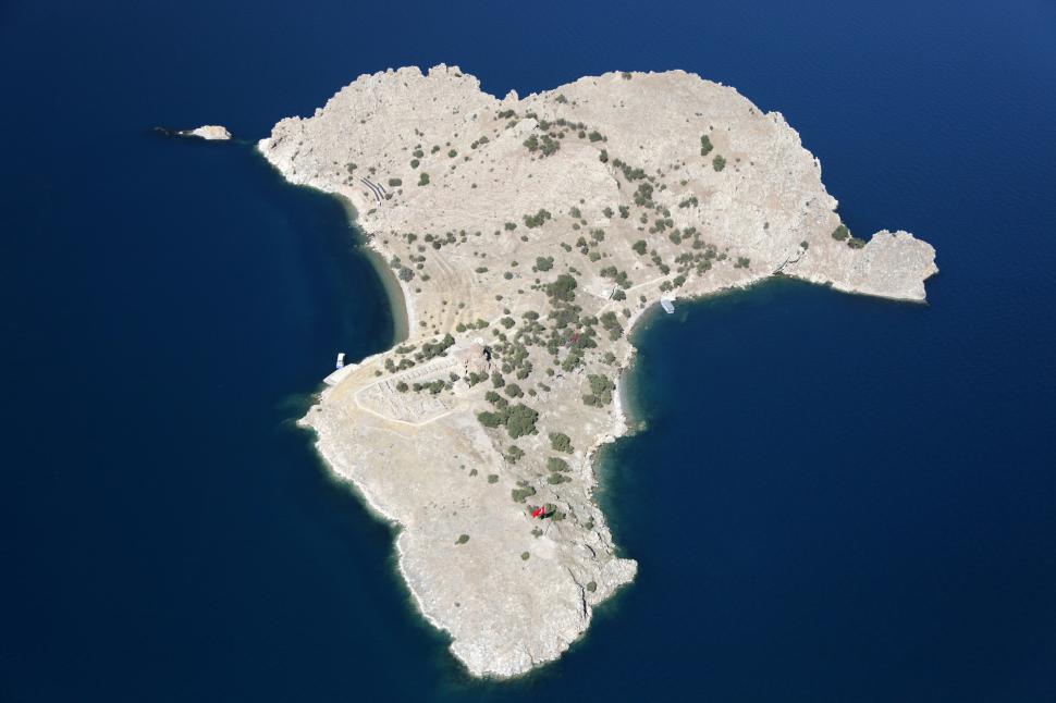 Cel mai mare lac alcalin din lume, considerat o bijuterie naturală unică: Van nu îngheață iarna, deși este la peste 1.640 m înălțime 1002217