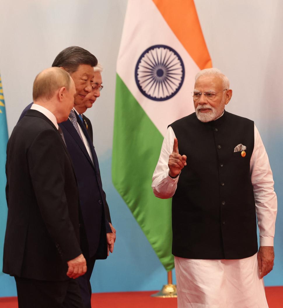 Imagini spectaculoase cu Vladimir Putin și Narendra Modi ținându-se de mână la summitul din China 1003434
