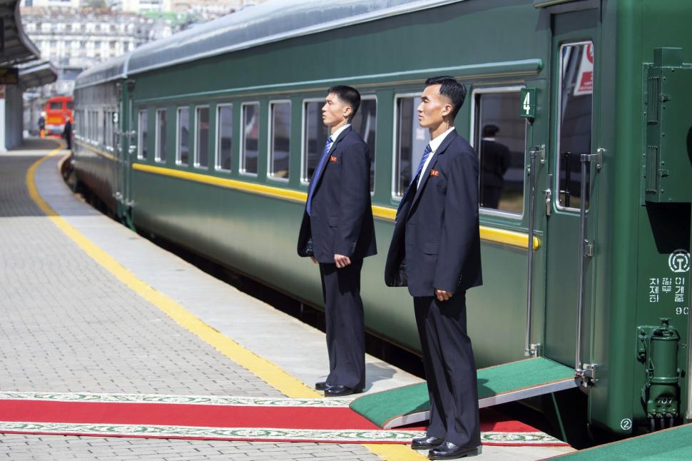 Kim Jong Un a plecat în China cu un tren blindat care are 90 de vagoane. Călătoria va dura 24 de ore 1003360