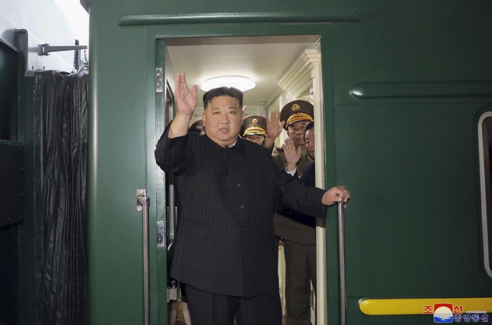 Kim Jong Un a plecat în China cu un tren blindat care are 90 de vagoane. Călătoria va dura 24 de ore 1003361