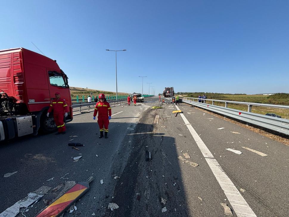 Accident şocant pe autostrada A1 Sibiu-Deva. 3 bărbaţi care făceau marcaje rutiere pe A1, morţi după ce au fost loviţi de o cisternă 1003768