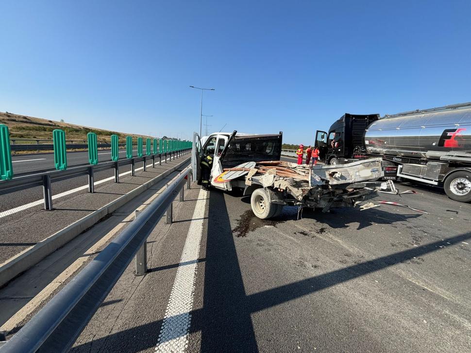 Accident şocant pe autostrada A1 Sibiu-Deva. 3 bărbaţi care făceau marcaje rutiere pe A1, morţi după ce au fost loviţi de o cisternă 1003770