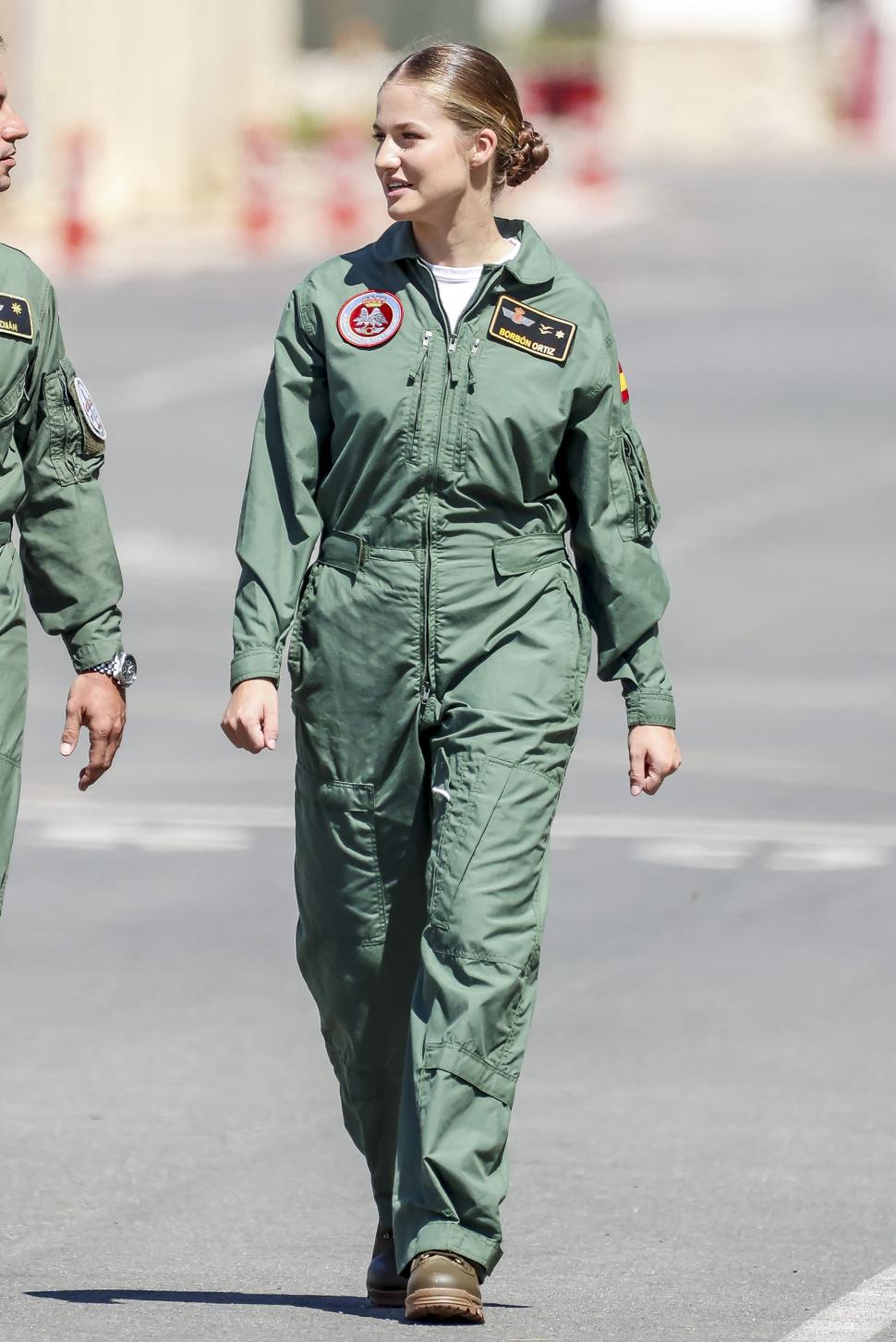 Leonor, viitoarea regină a Spaniei, a intrat la Academia Forțelor Aeriene. Imagini cu prințesa de 19 ani în prima ei zi de cursuri 1003581