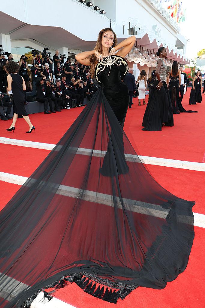 Mădălina Ghenea a făcut senzație la Festivalul de film de la Veneția. Cum a apărut pe covorul roșu 1003546