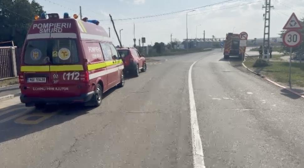 O cisternă cu 19.000 de litri de gaz metan s-a răsturnat și există scurgeri, pe DN24 A: Zeci de case evacuate, trafic blocat complet 1003742