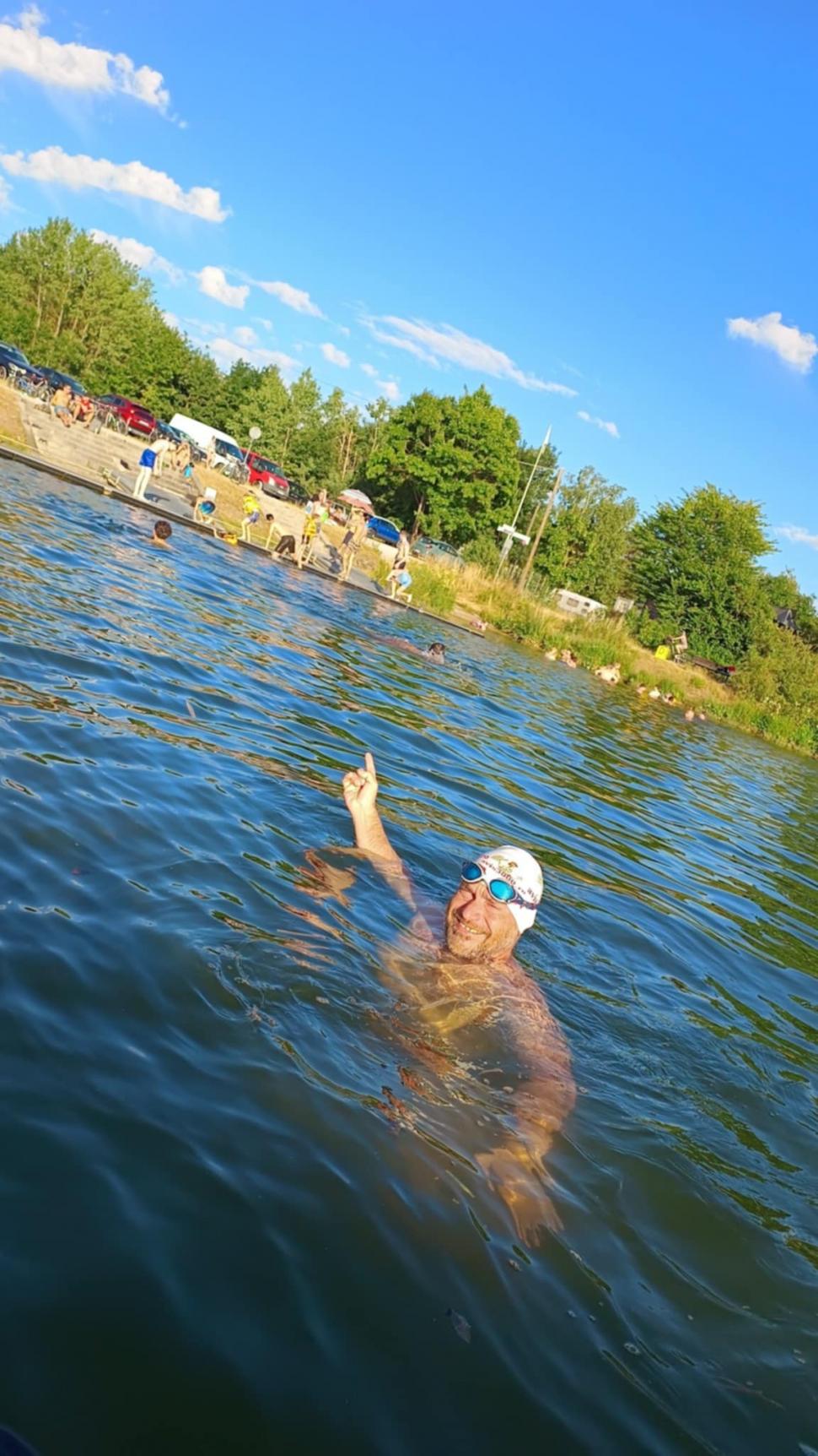 Un român a devenit oficial primul om din lume care a parcurs înot un continent: Avram Iancu a înotat 177 de zile fără costum de neopren 1003691