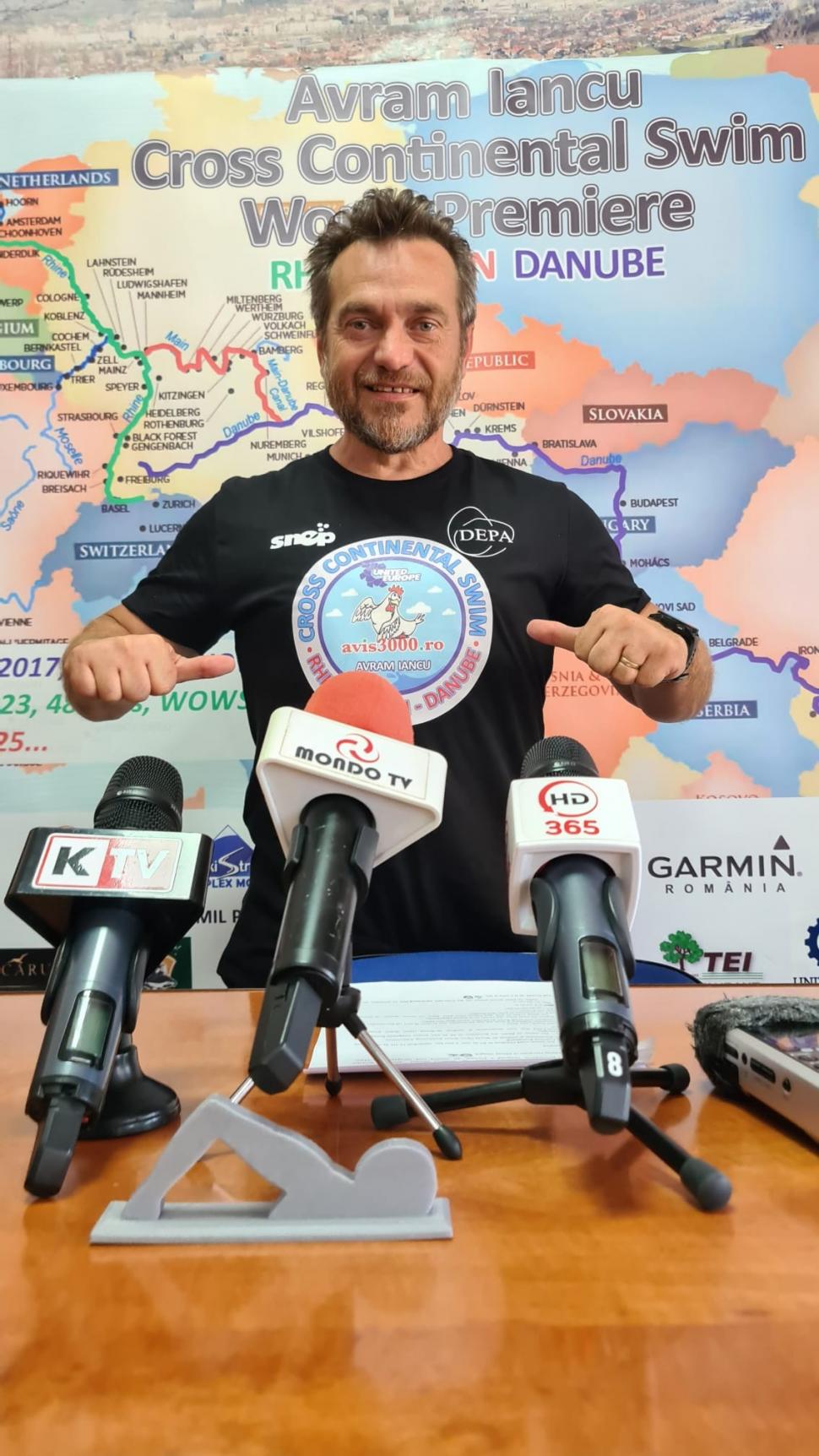 Un român a devenit oficial primul om din lume care a parcurs înot un continent: Avram Iancu a înotat 177 de zile fără costum de neopren 1003696