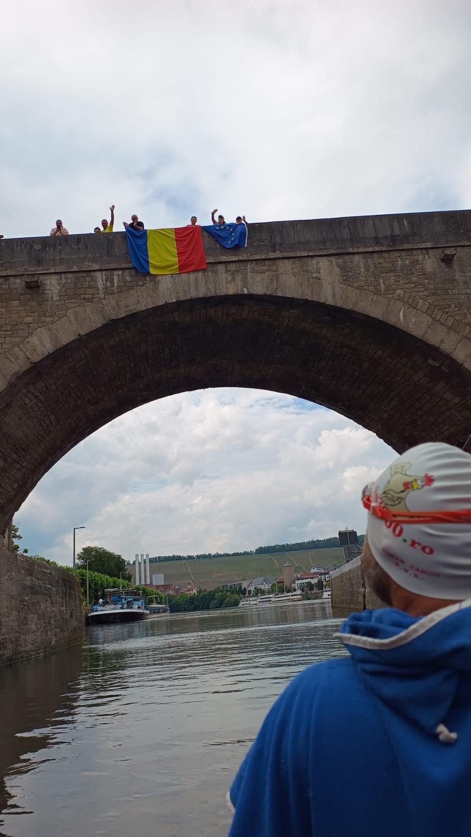 Un român a devenit oficial primul om din lume care a parcurs înot un continent: Avram Iancu a înotat 177 de zile fără costum de neopren 1003708