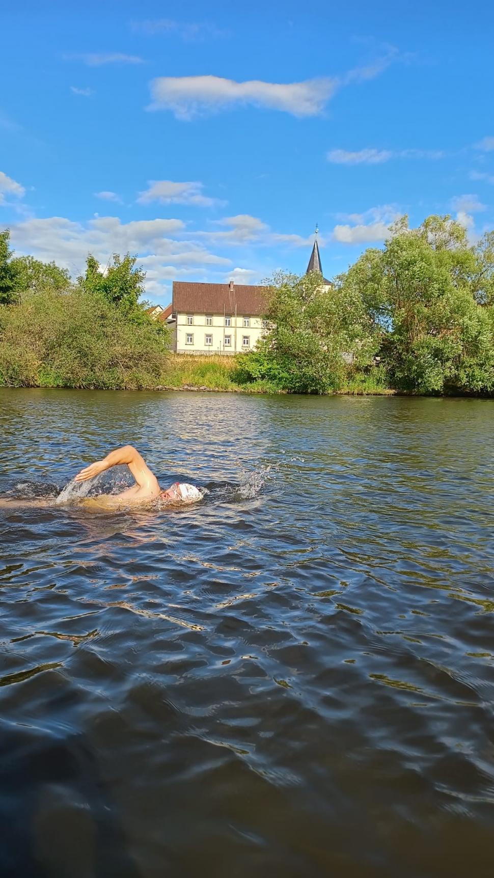 Un român a devenit oficial primul om din lume care a parcurs înot un continent: Avram Iancu a înotat 177 de zile fără costum de neopren 1003710