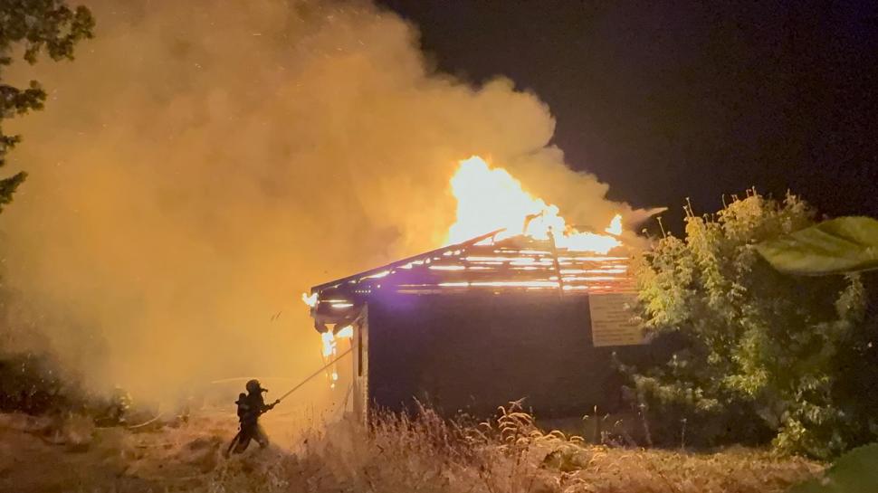 Incendiu puternic în Galați, la barăcile muncitorilor care au lucrat la tunelul CFR 1003879