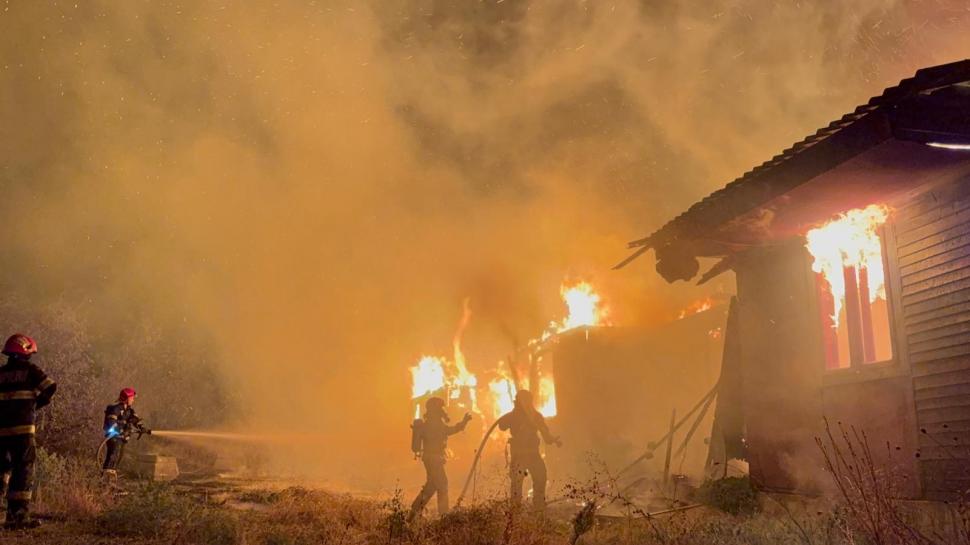 Incendiu puternic în Galați, la barăcile muncitorilor care au lucrat la tunelul CFR 1003880