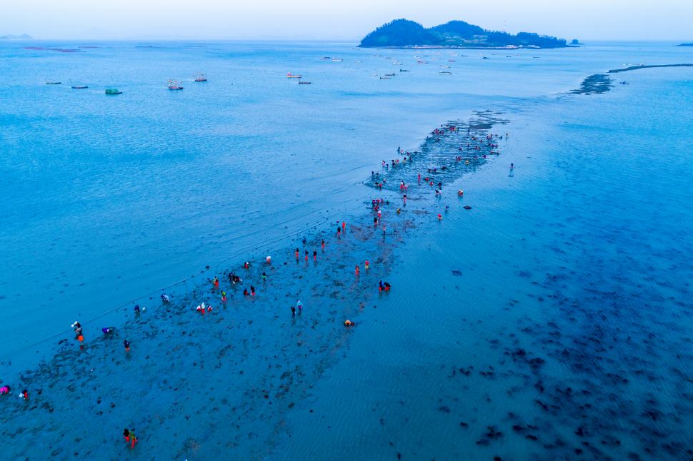 Marea misterioasă din Coreea de Sud care se desparte de două ori pe an, timp de o oră 1004047