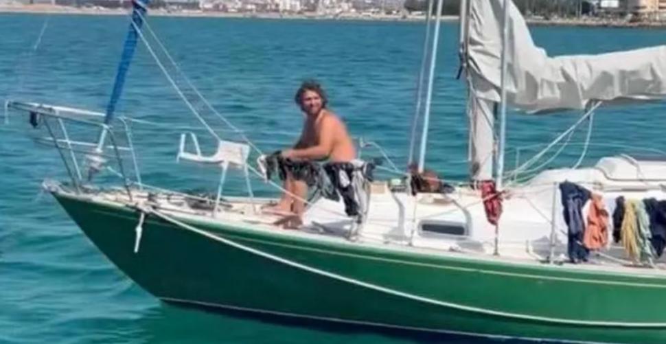 Dispariția ciudată a unui bărbat care călătorea în jurul lumii. Barca în care era doar câinele lui a fost găsită la 160 km distanță 1004386