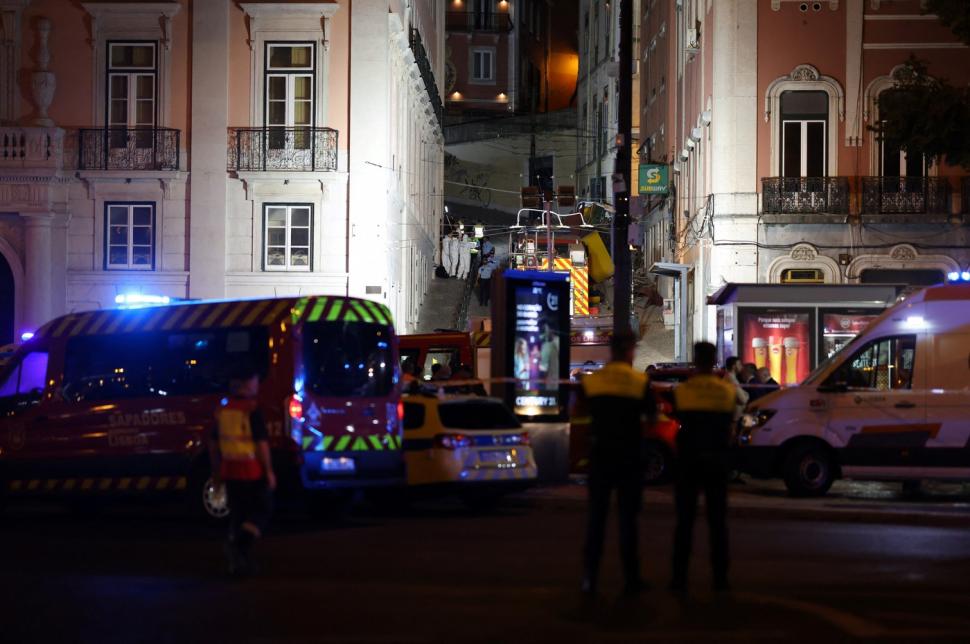 Zi de doliu național în Portugalia. Bilanțul morților după ce funicularul Gloria a deraiat crește la 17. Prima victimă, identificată 1004243