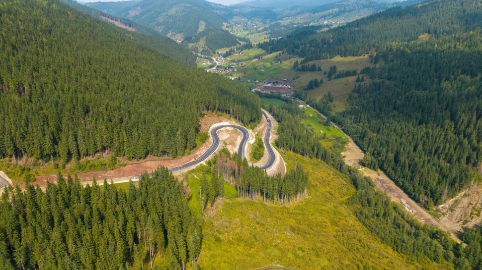 Imagini spectaculoase cu drumul care va lega Vatra Dornei de Toplița. „Unul dintre cele mai dificile proiecte de infrastructură” 1004268