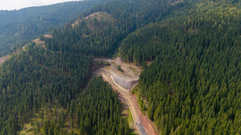 Imagini spectaculoase cu drumul care va lega Vatra Dornei de Toplița. „Unul dintre cele mai dificile proiecte de infrastructură” 1004271