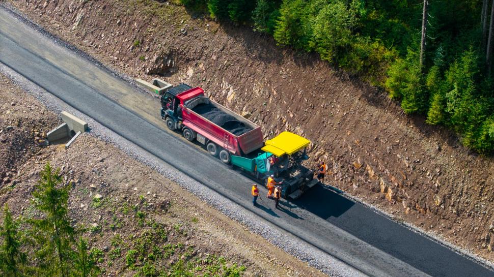 Imagini spectaculoase cu drumul care va lega Vatra Dornei de Toplița. „Unul dintre cele mai dificile proiecte de infrastructură” 1004273