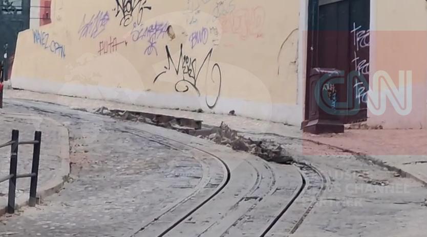 Altar de flori la locul tragediei din Lisabona. Toate victimele au fost identificate. Imagini exclusive  1004789