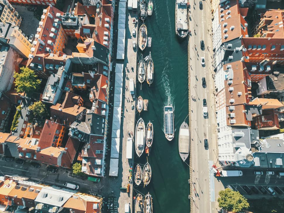 Capitala europeană care a fost numită cel mai fericit oraș din lume. În mod surprinzător, nu este cea a Finlandei 1004648