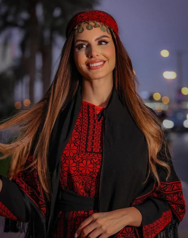 Războiul ajunge pe podiumul Miss Univers. Nadeen Ayoub vrea să reprezinte Palestina și e intens criticată, mai ales de Miss Israel 1004350