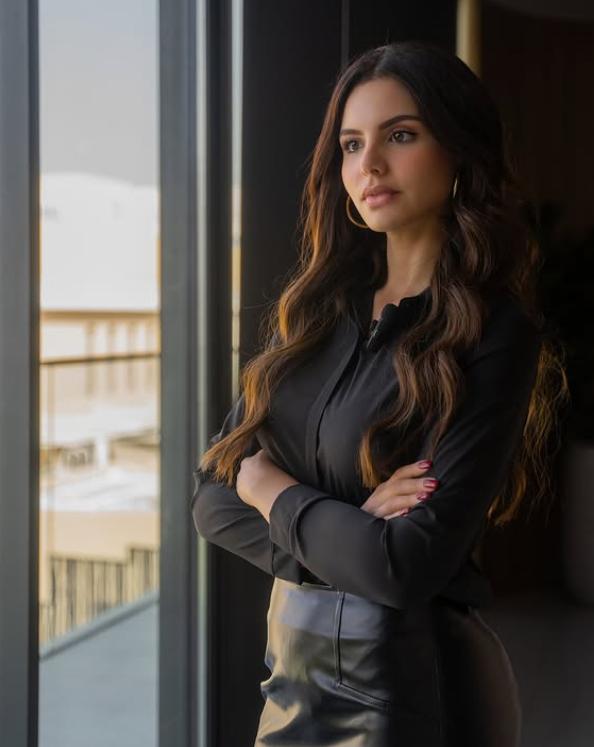Războiul ajunge pe podiumul Miss Univers. Nadeen Ayoub vrea să reprezinte Palestina și e intens criticată, mai ales de Miss Israel 1004352