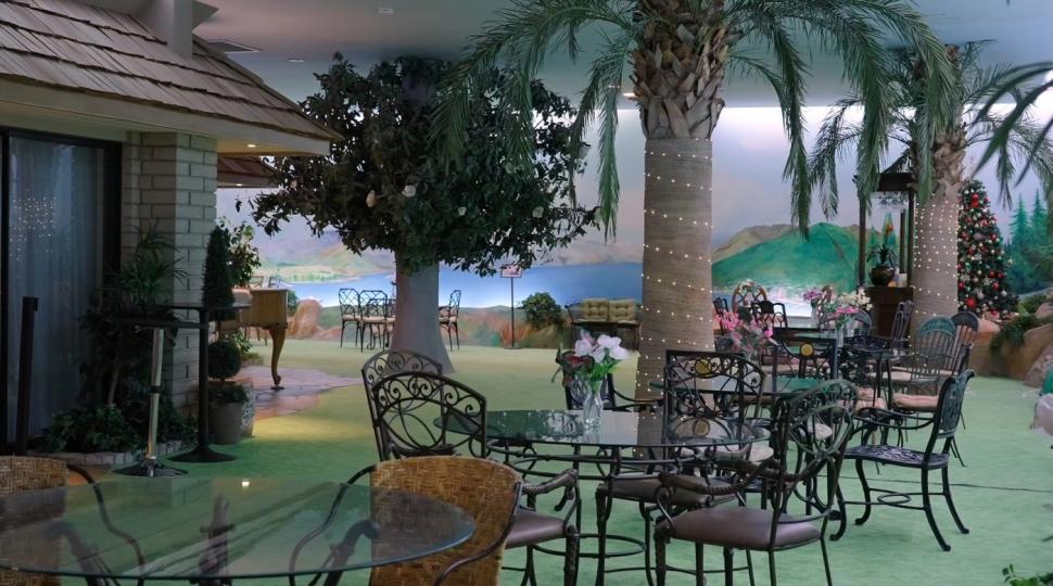 Sub această vilă aparent obișnuită se află cel mai mare buncăr de lux din lume. Cum arată în interior resortul cu cer artificial  1004422