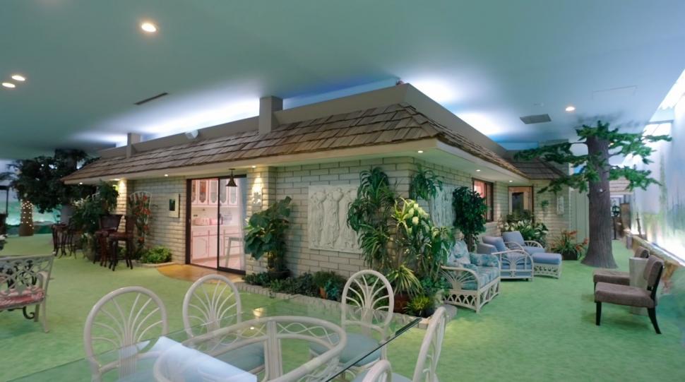 Sub această vilă aparent obișnuită se află cel mai mare buncăr de lux din lume. Cum arată în interior resortul cu cer artificial  1004428