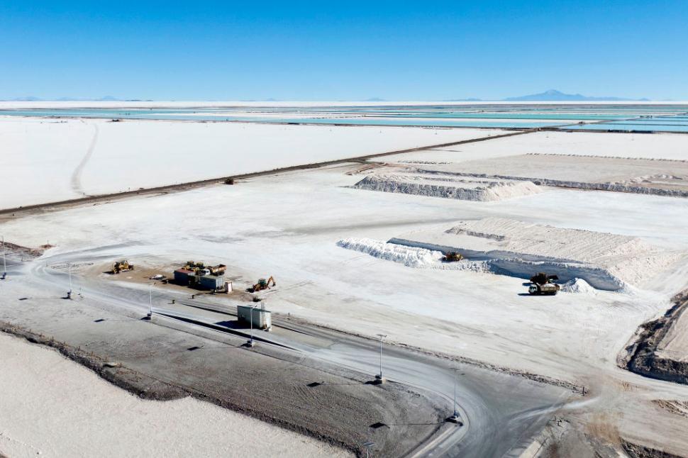 „Dubaiul Americii de Sud” care n-a mai fost: cum promisiunile despre „aurul alb” s-au transformat în praf în Bolivia 1004581