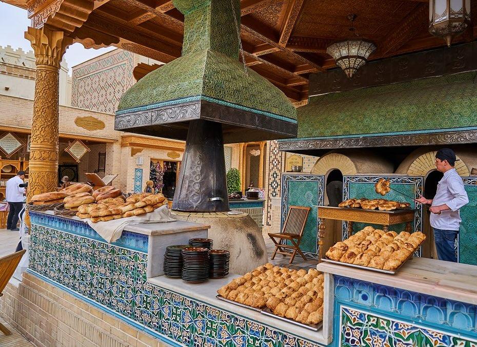 E considerat noua atracție a Asiei Centrale. Cum arată spectaculosul „oraș” unde luxul contemporan se îmbină cu atmosfera bazarurilor 1005244