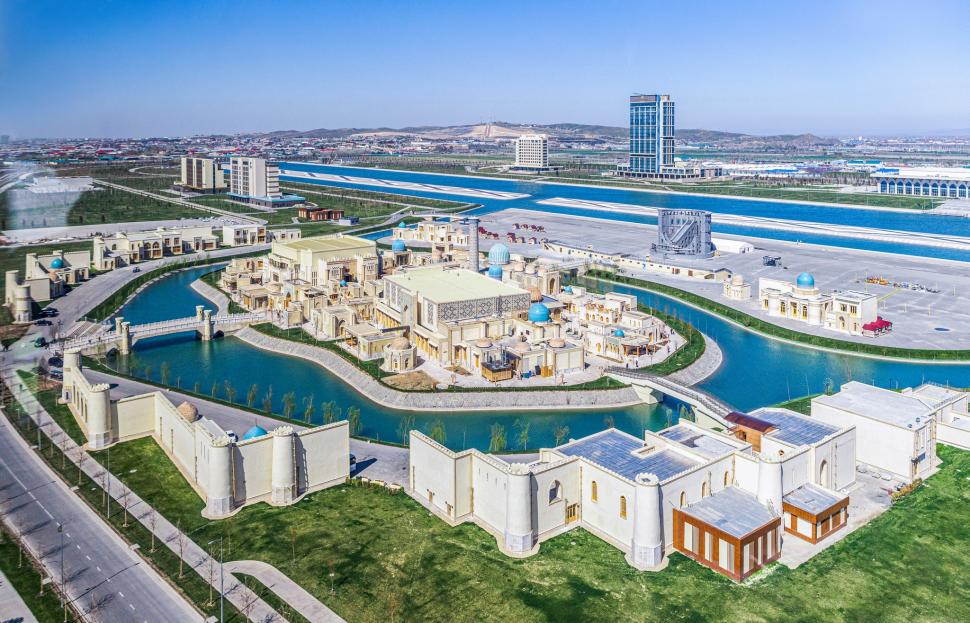 E considerat noua atracție a Asiei Centrale. Cum arată spectaculosul „oraș” unde luxul contemporan se îmbină cu atmosfera bazarurilor 1005253
