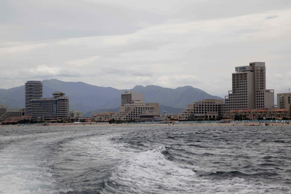 Hoteluri, plaje și parcuri acvatice, dar unde sunt turiștii? În interiorul noului resort din Coreea de Nord, vast dar pustiu 1004155