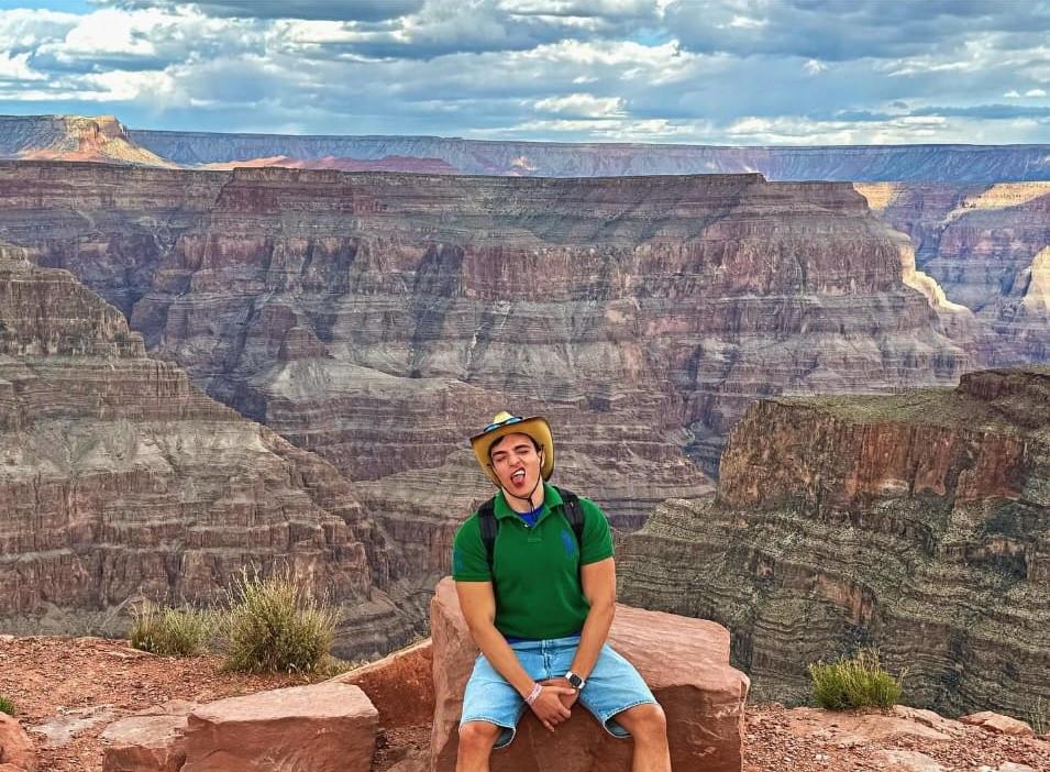 Un fost actor Disney Channel se mândreşte cu postările pe care face pe OnlyFans: "E conţinut elegant". Are peste 400 de poze incendiare 1004960