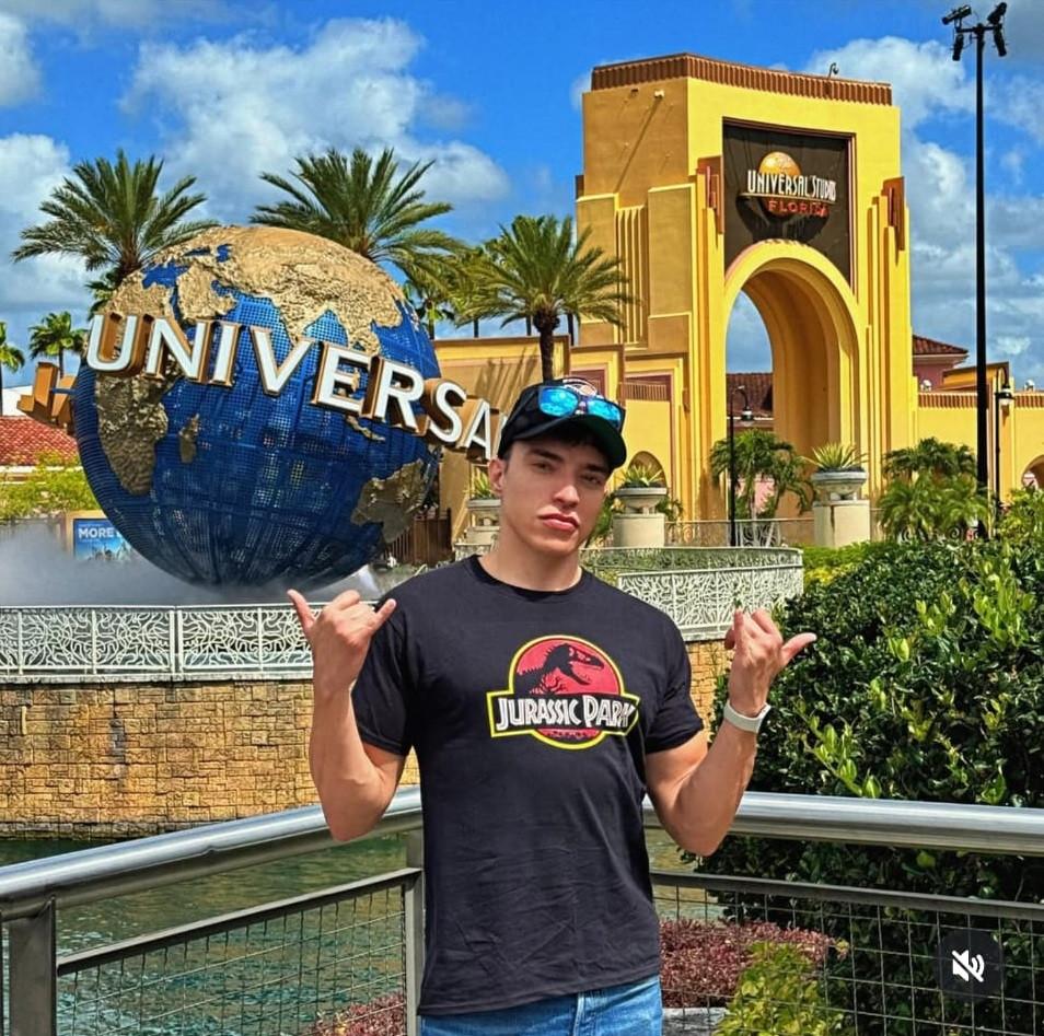 Un fost actor Disney Channel se mândreşte cu postările pe care face pe OnlyFans: "E conţinut elegant". Are peste 400 de poze incendiare 1004967